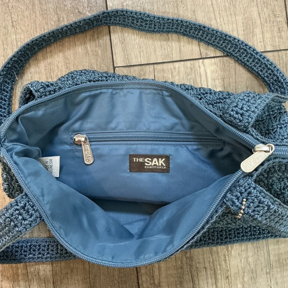 The Sak Elliott Lucca Blue‎ Crochet Knit Shoulder Bag Purse Zipper Closure